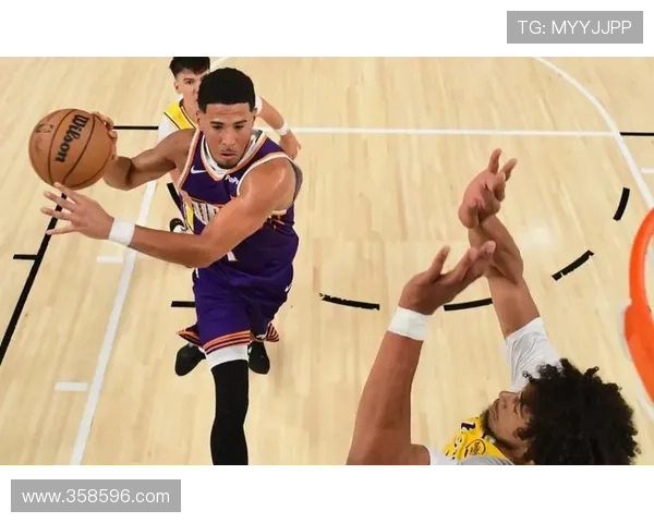 布克爱在印城打球再轰43分新高